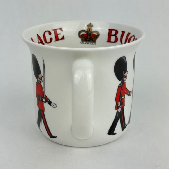 The Royal Collection Buckingham Palace Royal Guards Earthenware Coffee Mug UK - Picture 7 of 11